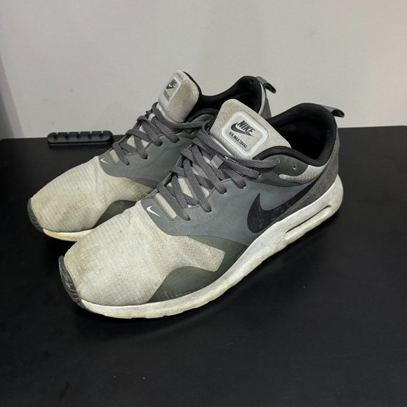 Men Nike  Air Max Tavas Black Gray Size US 10.5 - Picture 3 of 5